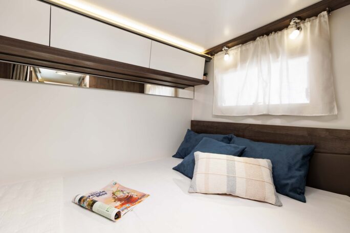 Benimar Sport 346 - interior view 12